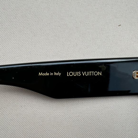 Sunglasses - Picture 8 of 9